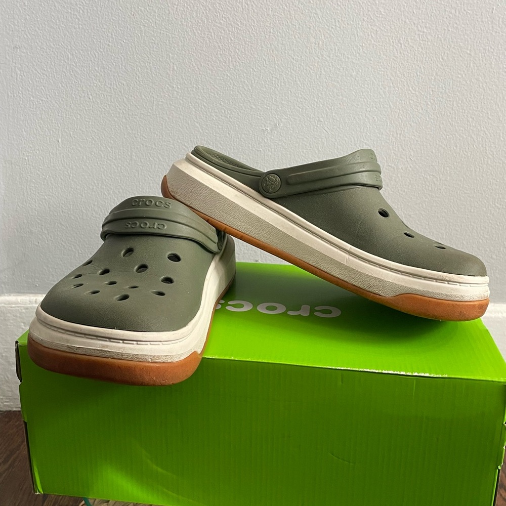 Authentic Crocband Full Force Clog - Amy Green. Slightly worn.